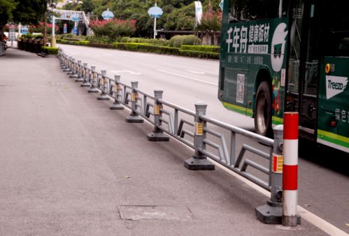 您注意到了吗 桂林市区21个路口道路交通设施焕然一新
