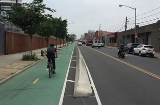 交通设施 道路上的隔离护栏终于要被撤除了