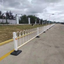 【安装商丘公路道路锌钢隔离栏 交通安全京式设施围栏 城市马路防撞防护栏图片】安装商丘公路道路锌钢隔离栏 交通安全京式设施围栏 城市马路防撞防护栏